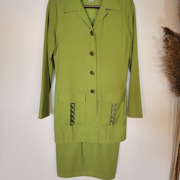 Farouche vintage dress with matching blazer. Bright green. Size 8. - Picture 2 of 14